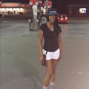 Meet your Posher, Ebony